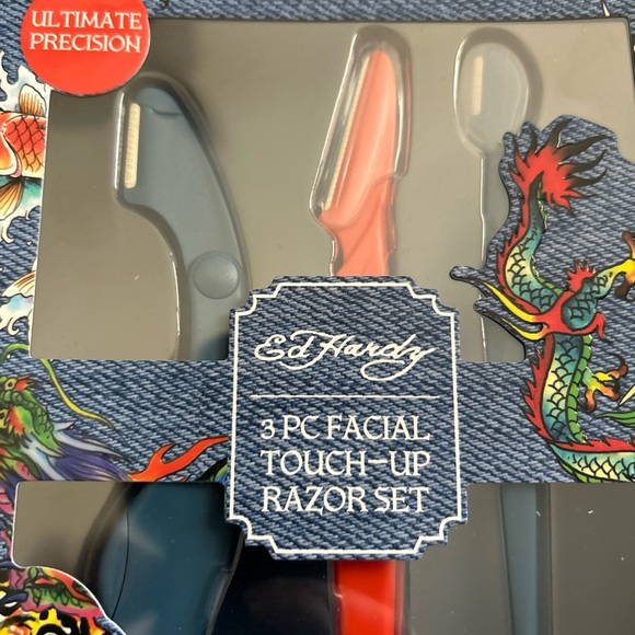 Ed Hardy 3 pc men's Facial Touch-up Razor Set travel grooming kit & Razor See - Picture 4 of 12
